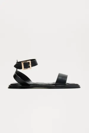 Alaya Flat Sandals - Black