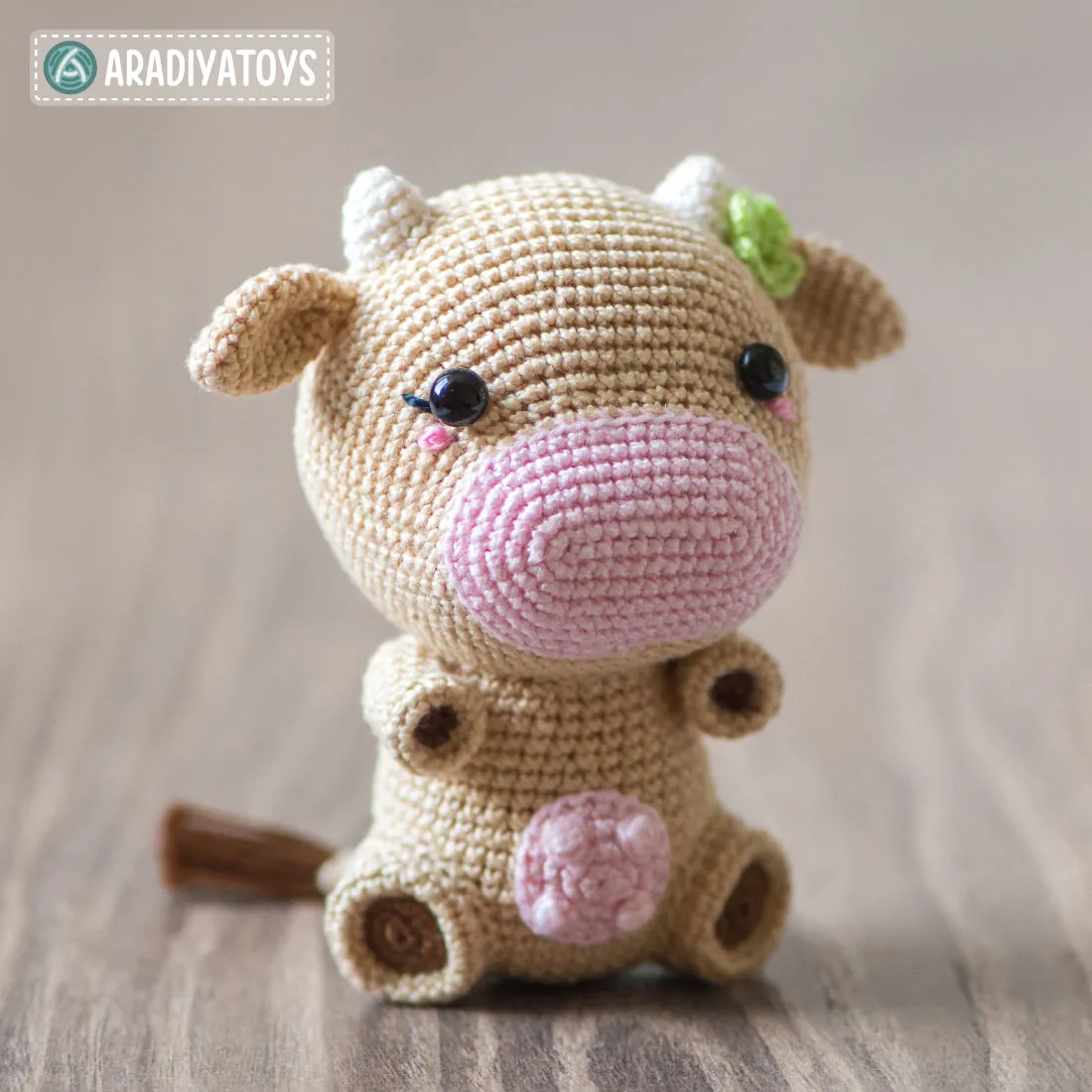 Crochet Pattern of Cow Mia from "AradiyaToys Design" (Amigurumi tutorial PDF file) / cute cow crochet pattern by AradiyaToys