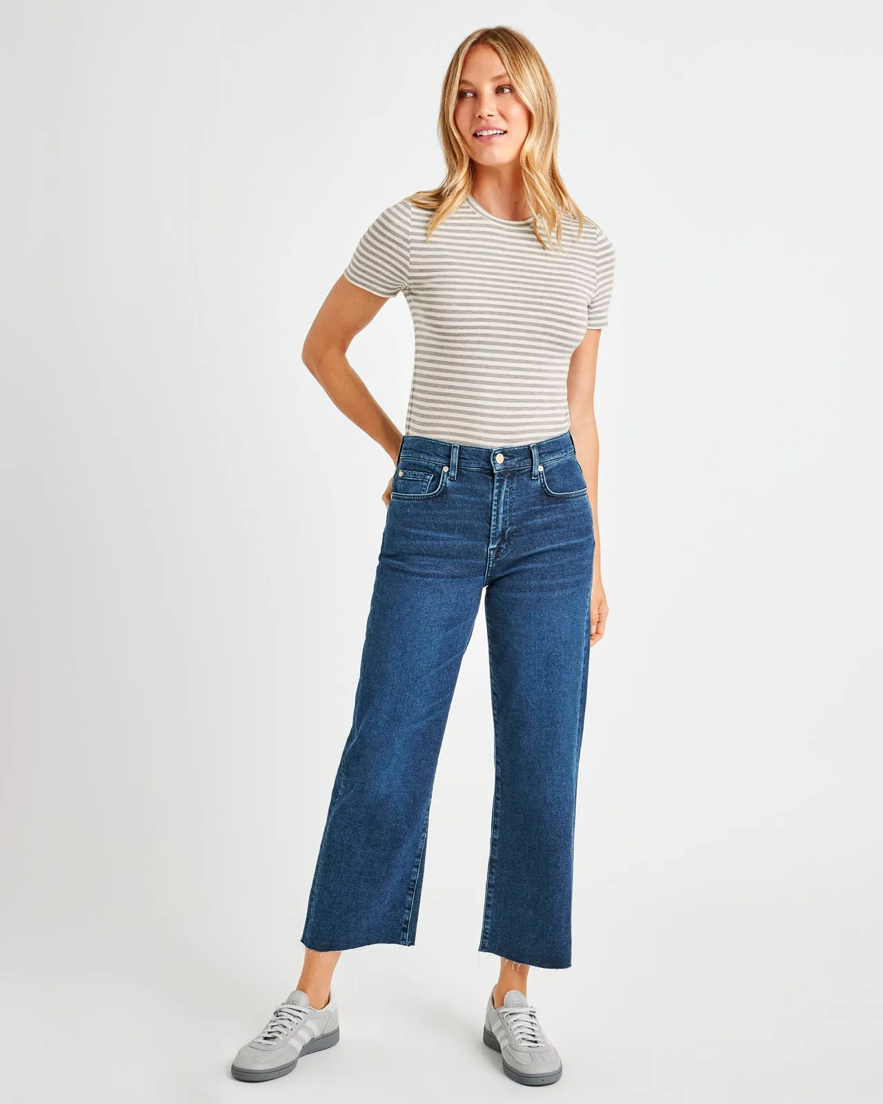 Cropped Wide Leg Raw Hem Jean