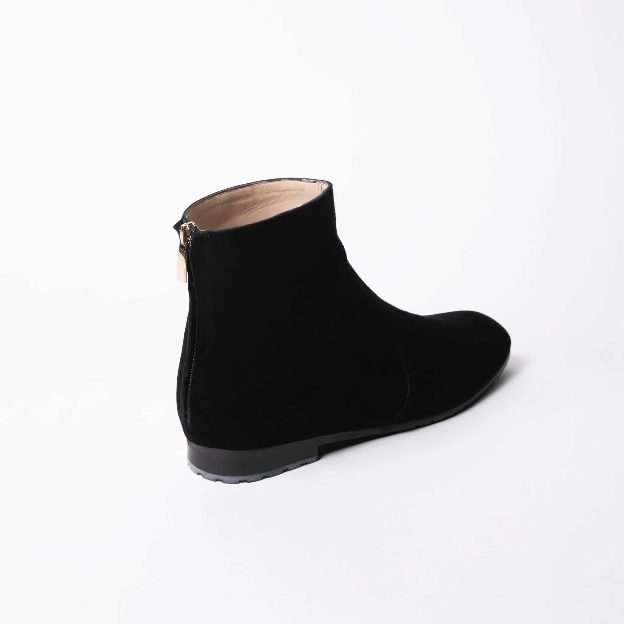 Minimalistic ankle boots in black suede