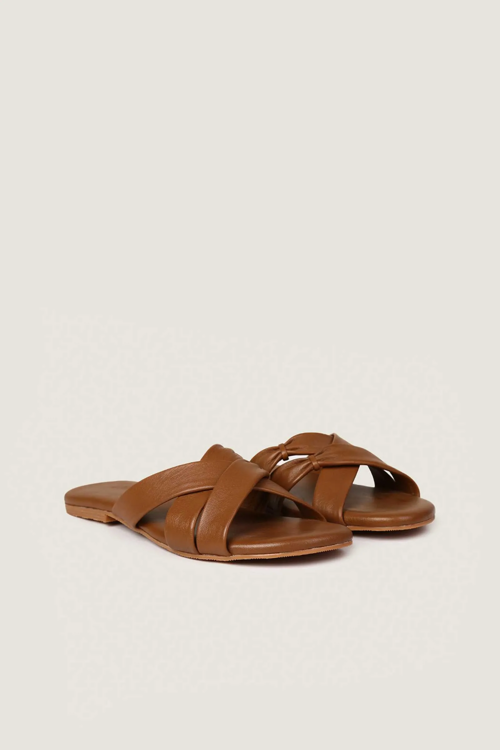 Novado - Flat Leather Sandals - Brown