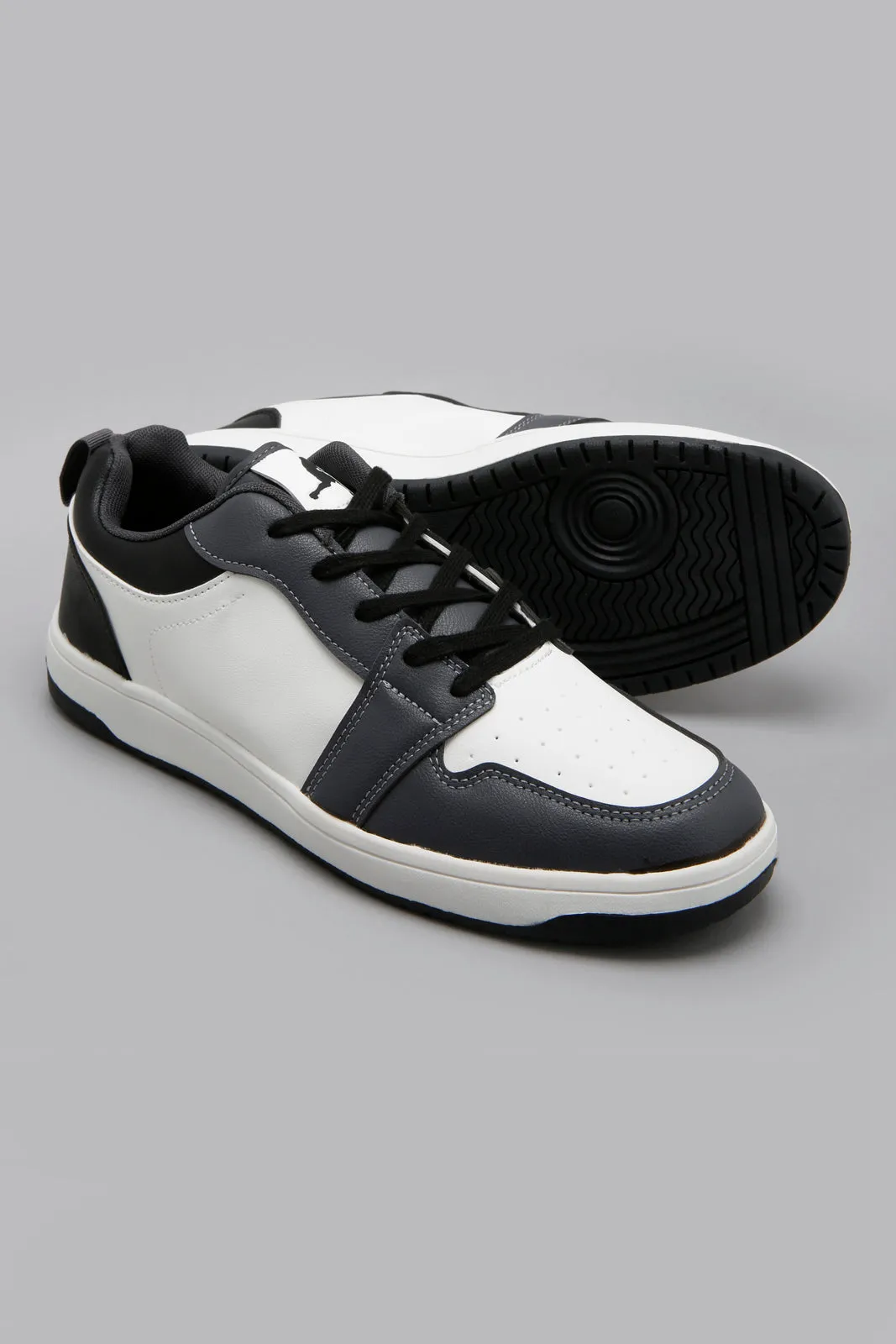 White/Black Skate Shoe