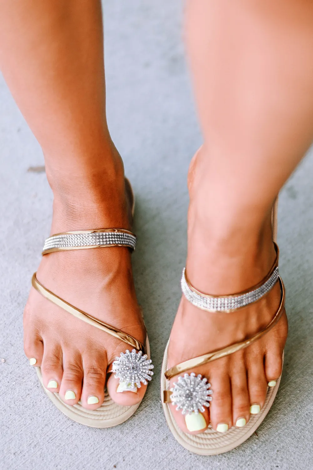 Women Rhinestone Flip Flops Toe Ring Summer Beach Flat Sandals